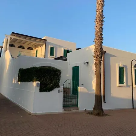 Salento - Accogliente Villetta Vacanze In Villaggio Con Piscina Vicino A Torre Lapillo *